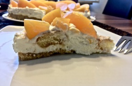 Pfirsich-Tiramisu-Torte